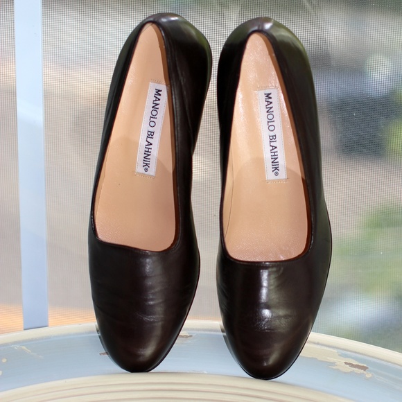 Manolo Blahnik Mahogany Calf Rounded Flat - Picture 6 of 8